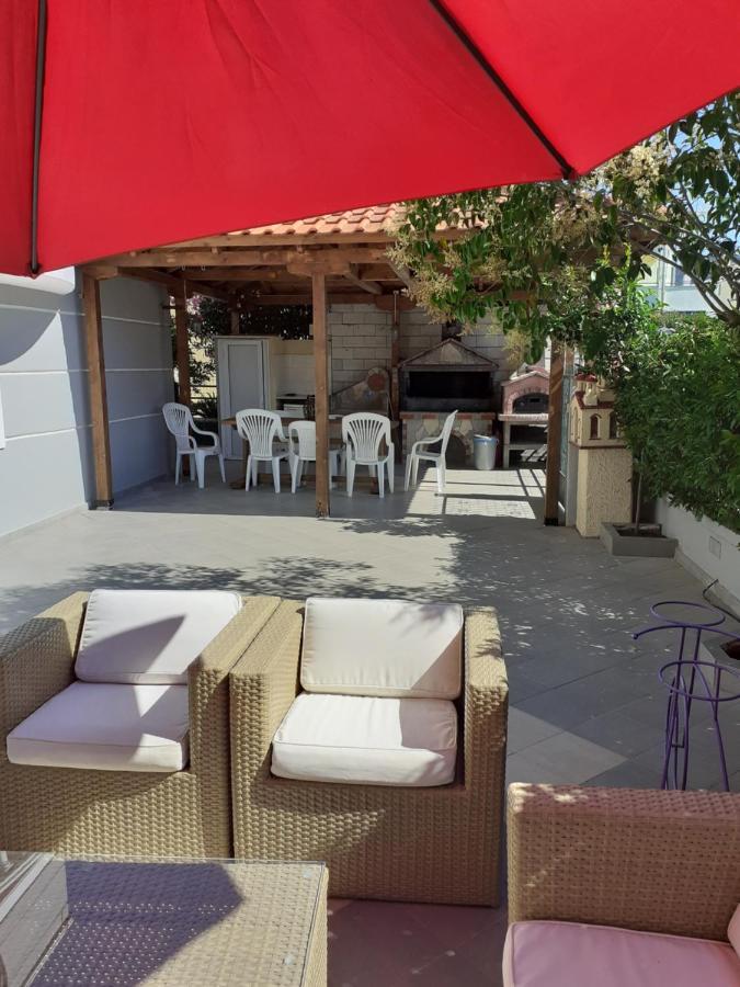 Vila Alegria Nea Iraklitsa Bagian luar foto