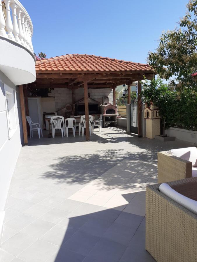 Vila Alegria Nea Iraklitsa Bagian luar foto